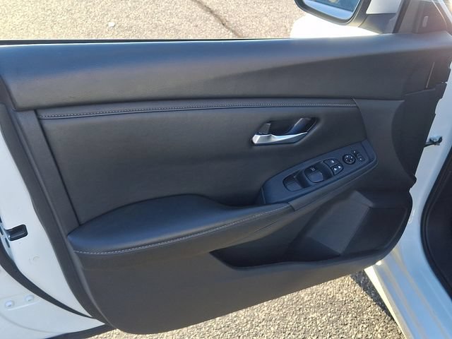 Used 2024 Nissan Sentra SV FWD image 12
