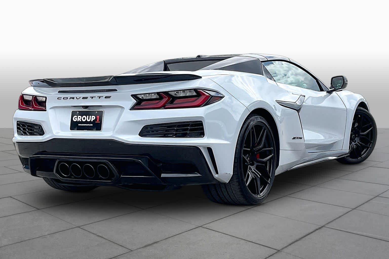 Used 2024 Chevrolet Corvette Z06 RWD image 13