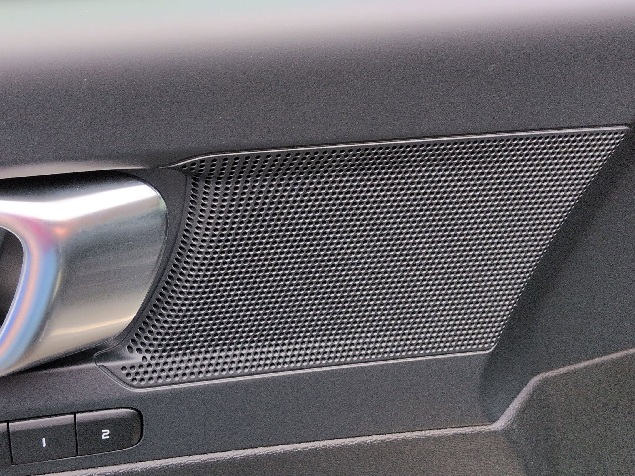 Used 2024 Volvo XC40 B5 Plus image 13