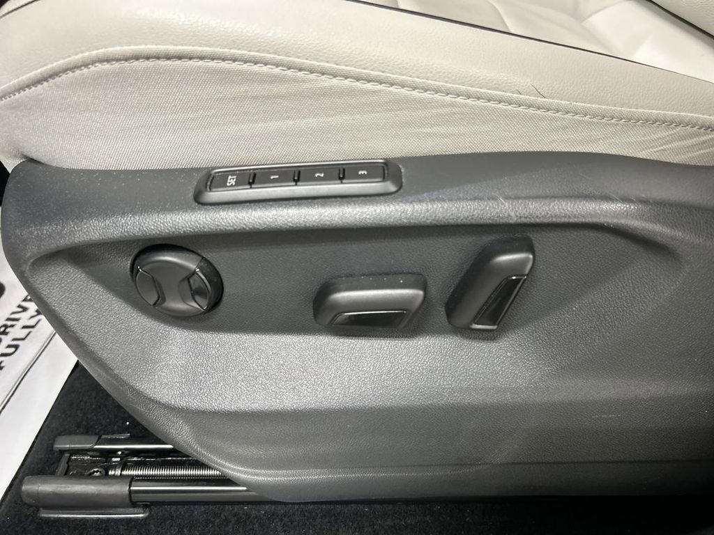 Used 2019 Volkswagen Tiguan SEL Premium AWD/4WD image 10
