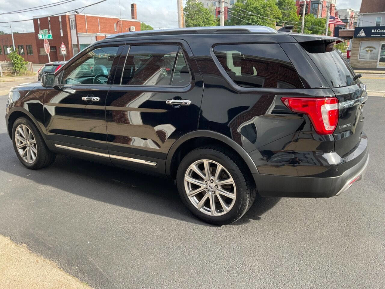 Used 2016 Ford Explorer Limited image 4