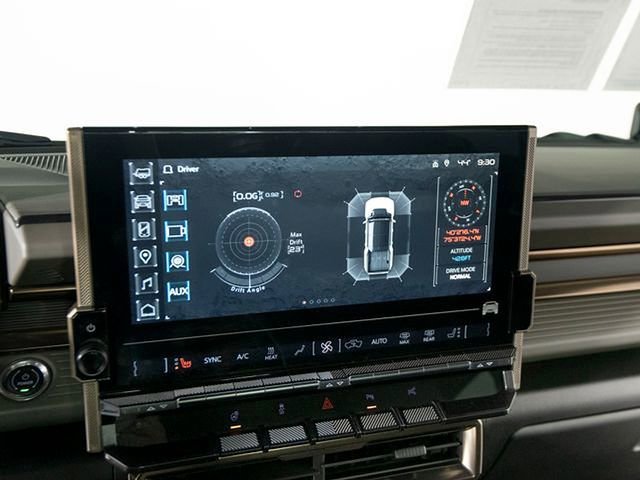 Used 2024 GMC Hummer EV 3X w/ LPO, Illumination Package image 21