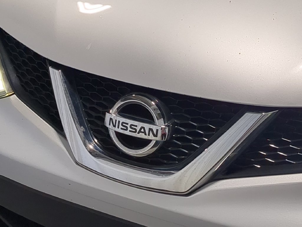 Used 2017 Nissan Rogue Sport SV w/ SV All-Weather Package AWD/4WD image 15