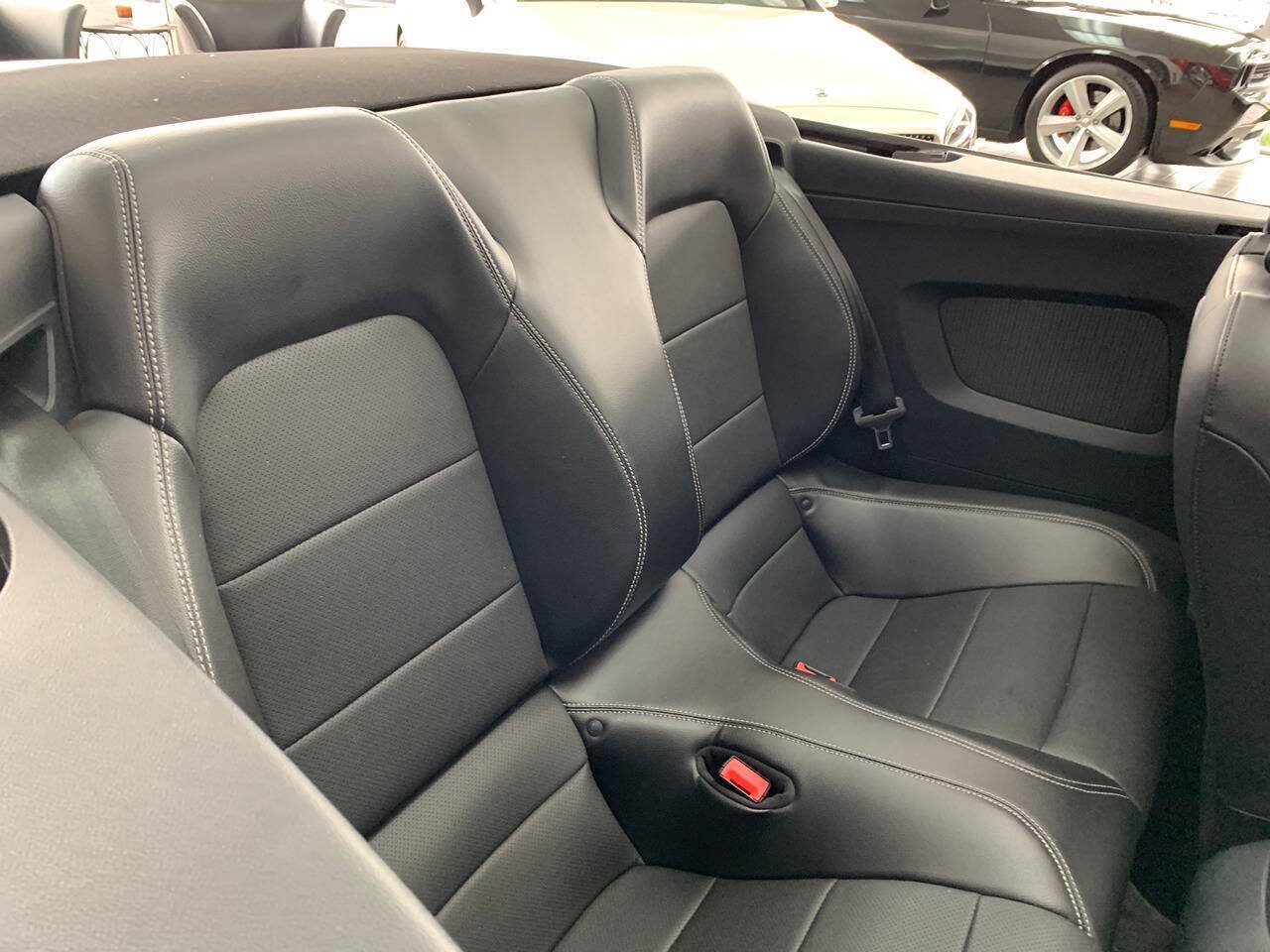 Used 2019 Ford Mustang GT Premium RWD image 13