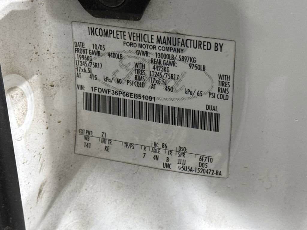 Used 2006 Ford F350 XL image 25