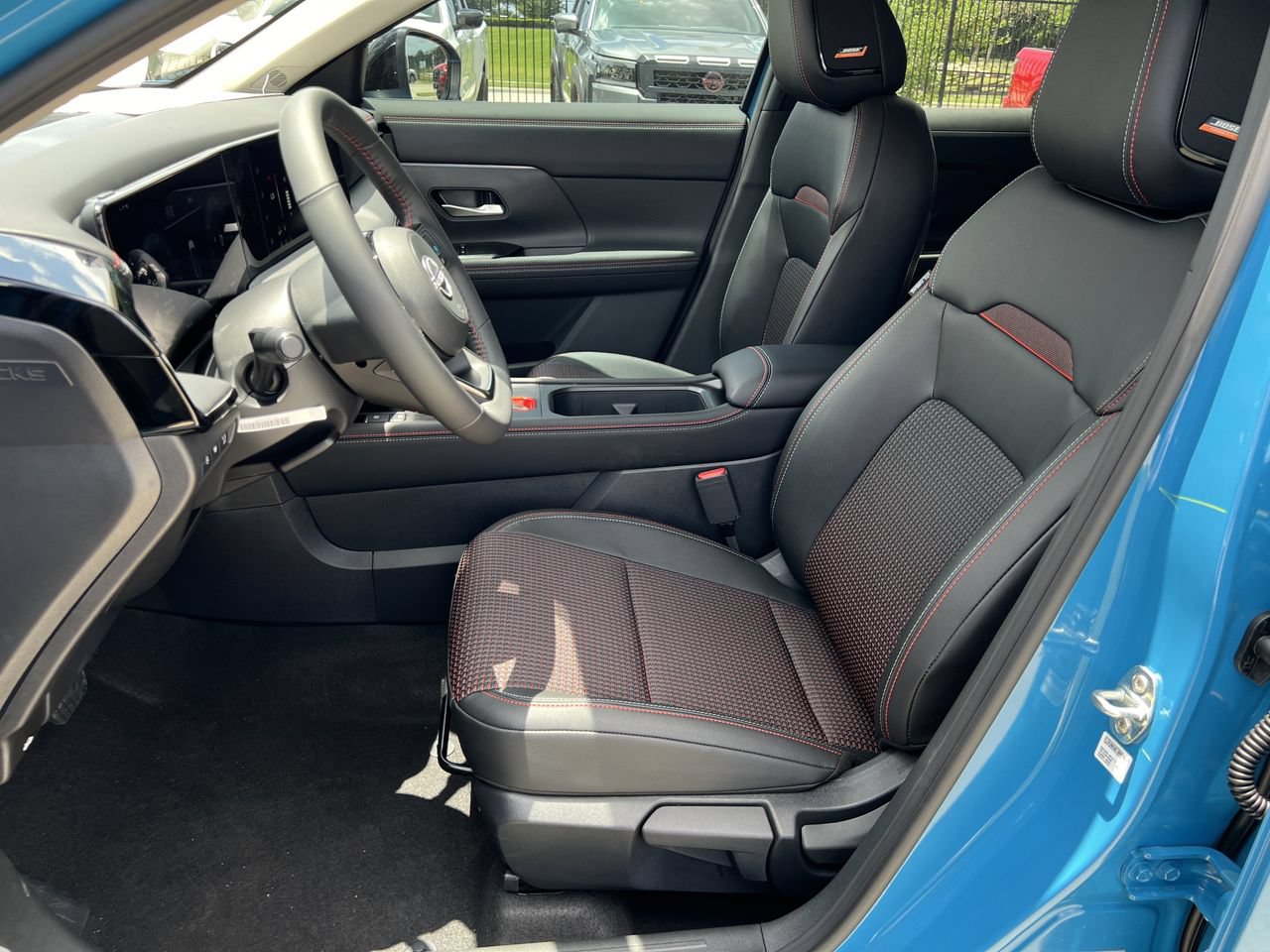 New 2026 Nissan Kicks SR w/ SR Premium Package FWD image 12