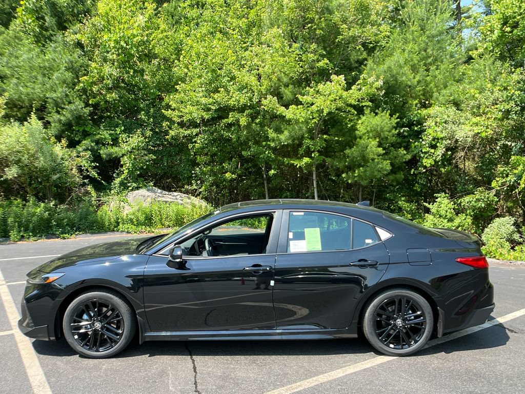 New 2026 Toyota Camry SE w/ Convenience Package FWD video 2