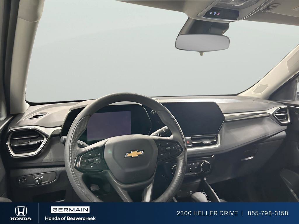 Used 2025 Chevrolet TrailBlazer LT AWD/4WD image 14