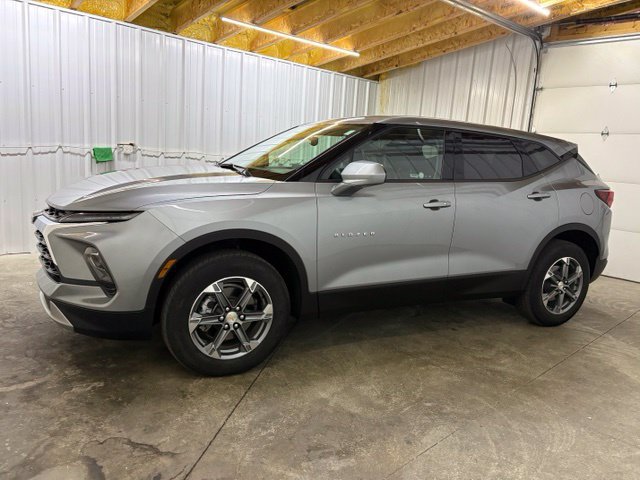Used 2025 Chevrolet Blazer LT FWD image 4