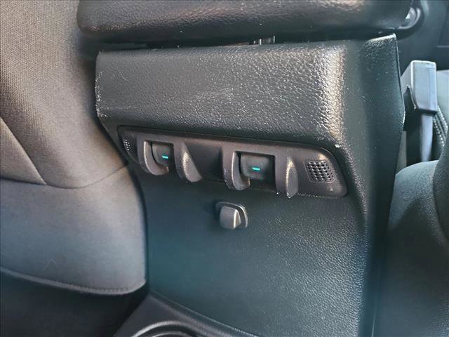 Used 2017 Jeep Wrangler Unlimited Sahara AWD/4WD image 13