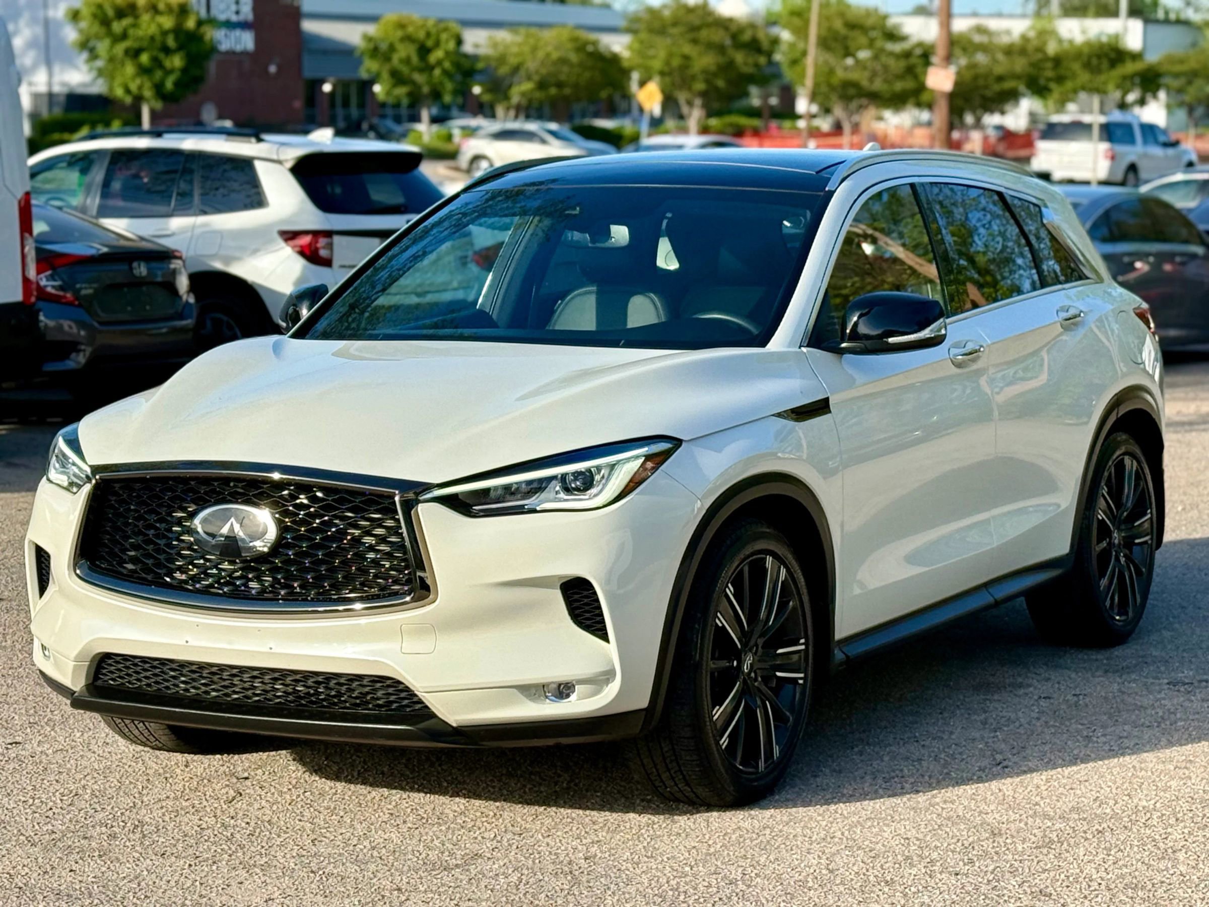 Used 2021 INFINITI QX50 Luxe w/ Appearance Package image 2