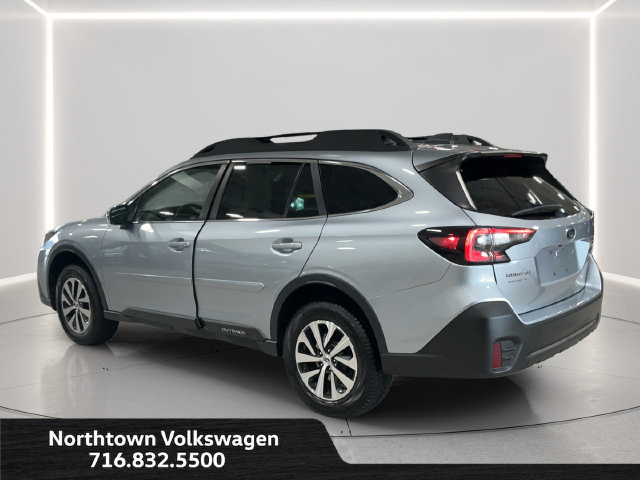 Used 2022 Subaru Outback Premium AWD/4WD image 3