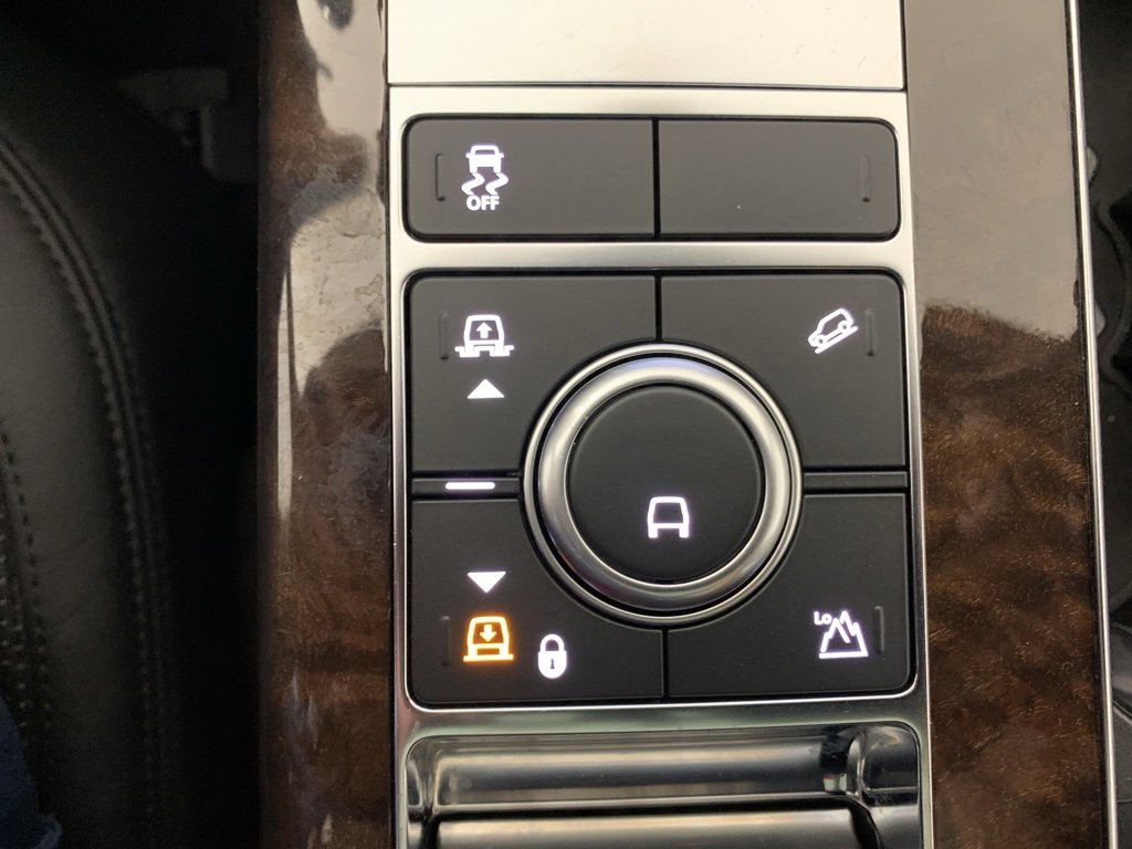 Used 2019 Land Rover Range Rover Supercharged image 13