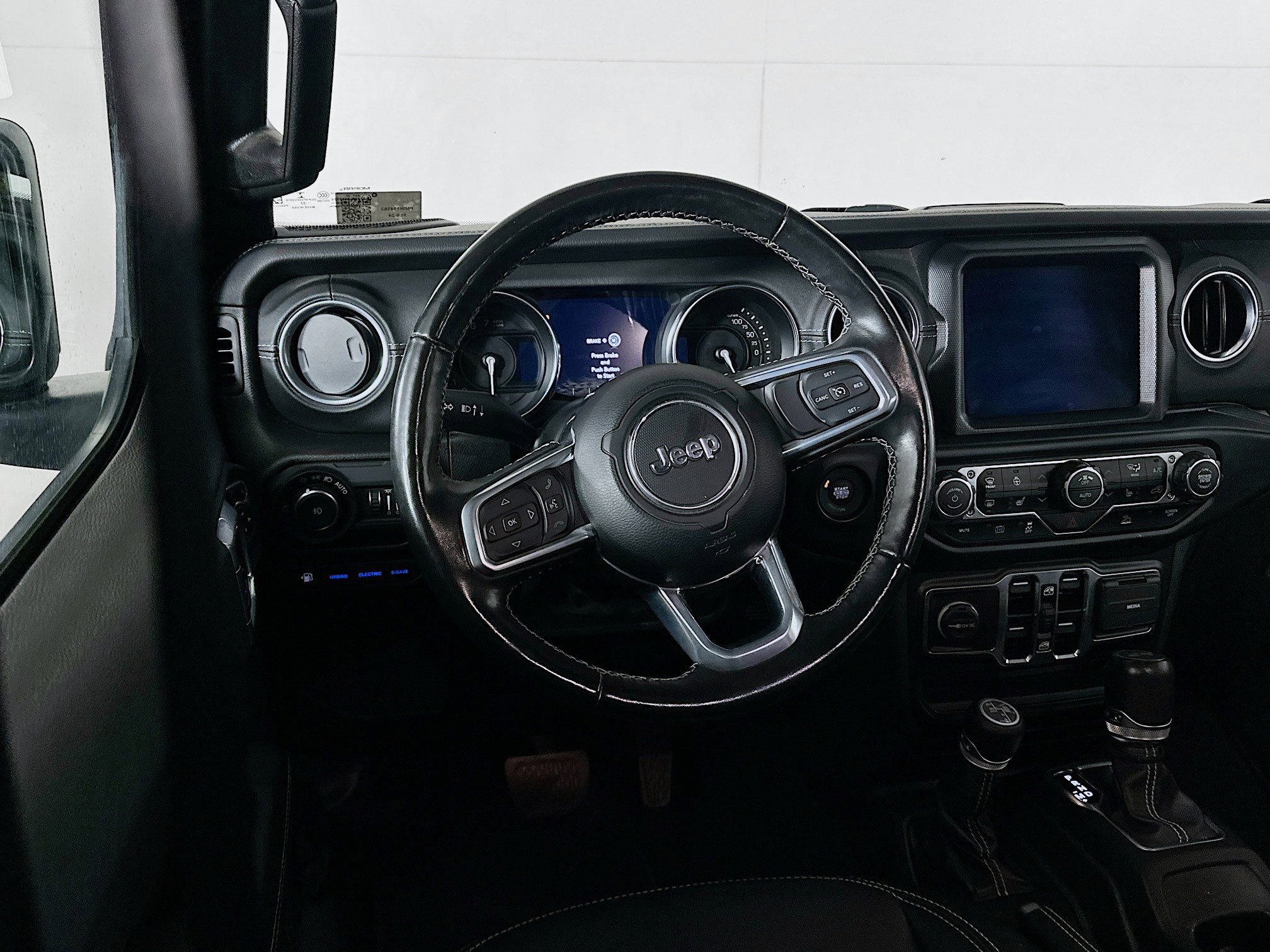 Used 2022 Jeep Wrangler Sahara w/ Cold Weather Group image 17