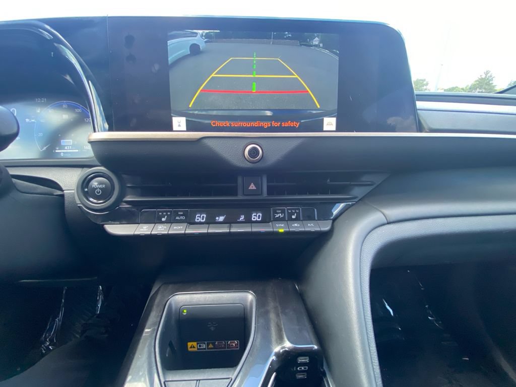 Used 2024 Toyota Crown AWD/4WD image 22