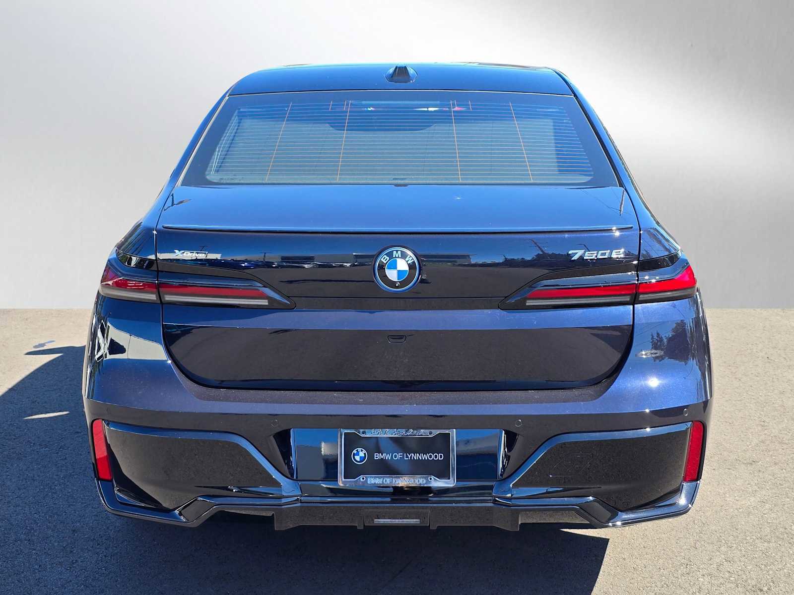 New 2025 BMW 750e xDrive 750e xDrive w/ Executive Package image 4