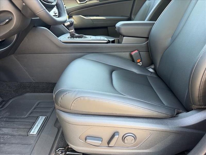 New 2026 Kia Sportage EX FWD image 11