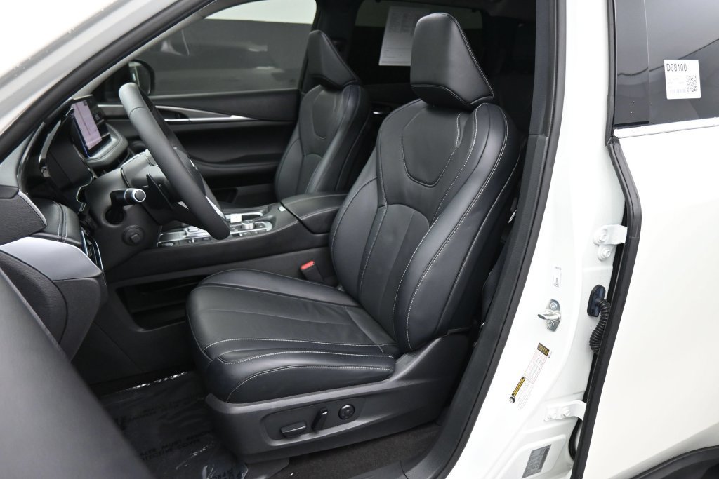 Used 2023 INFINITI QX60 Luxe w/ Cargo Package FWD image 18