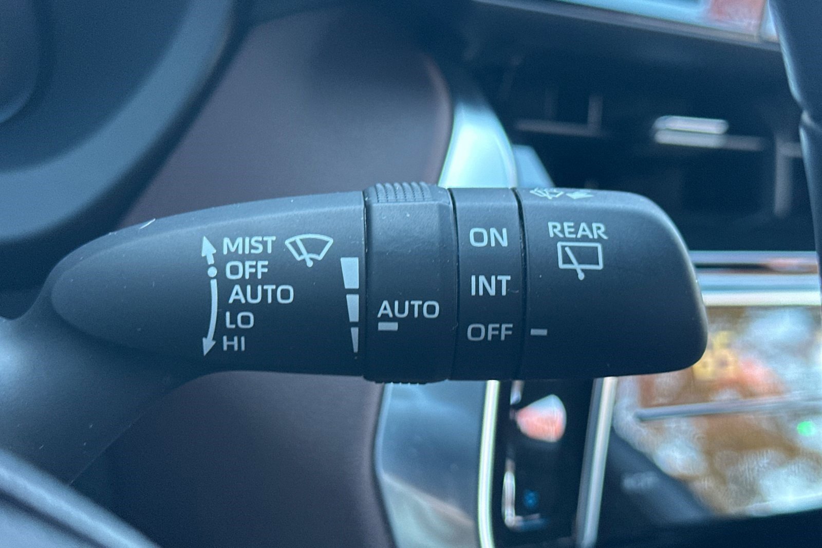 Used 2023 Toyota Venza Limited image 33