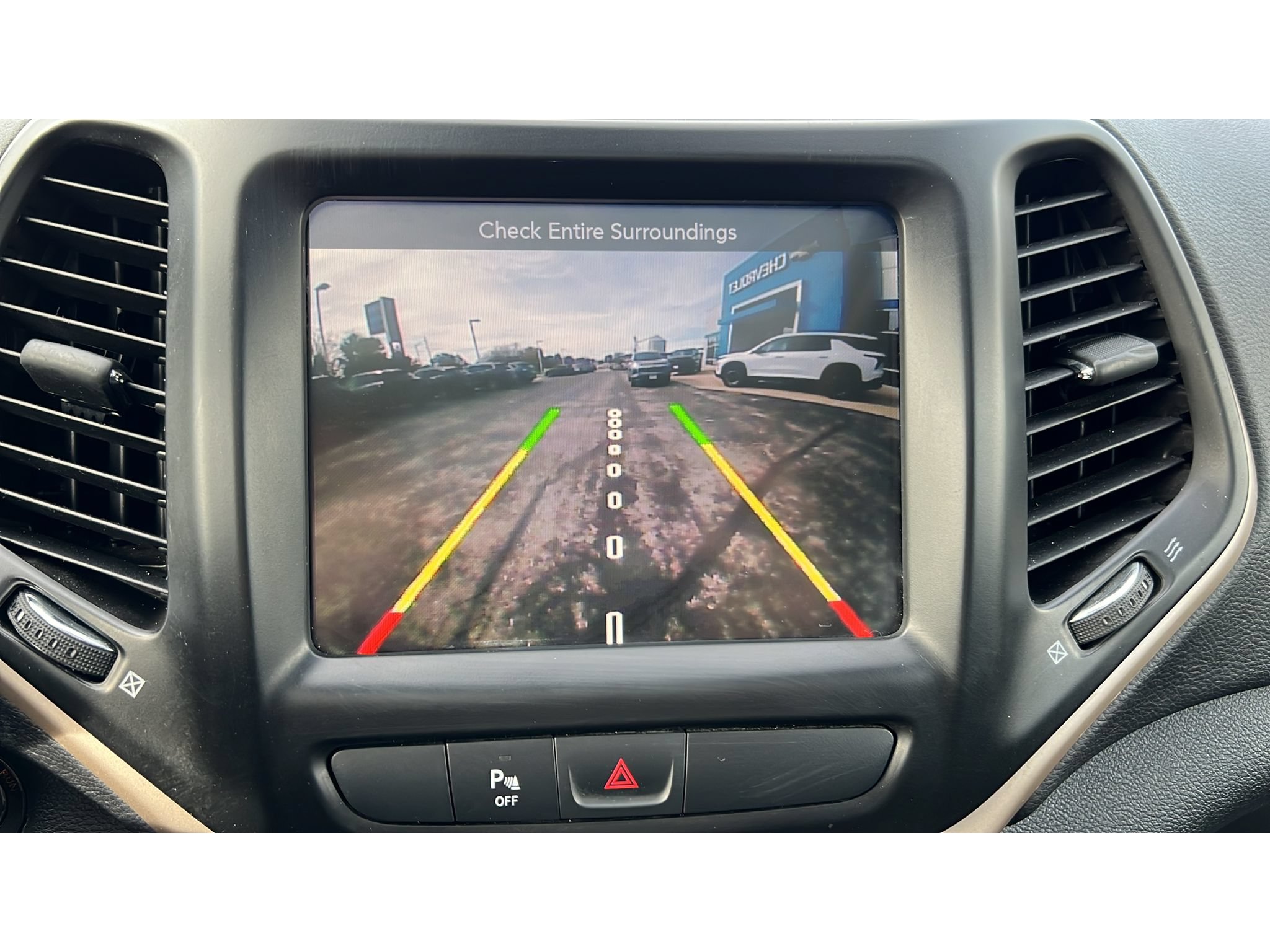 Used 2018 Jeep Cherokee Limited AWD/4WD image 19