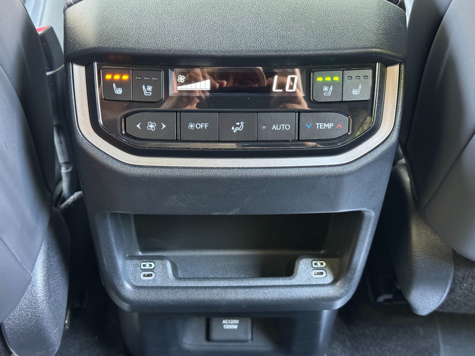 Used 2024 Lexus TX 500h AWD w/ Technology Package image 37