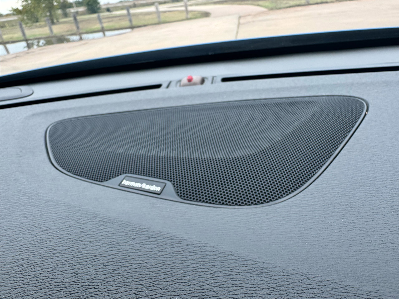 Used 2015 Volvo V60 T5 Platinum image 22