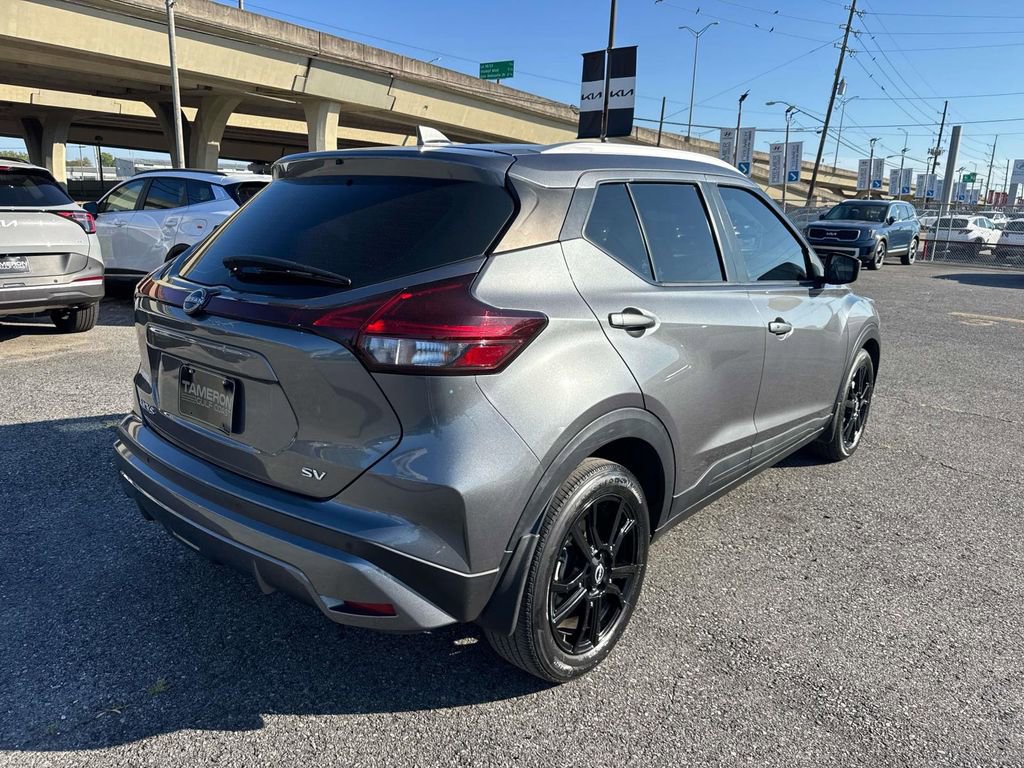 Used 2023 Nissan Kicks SV image 8
