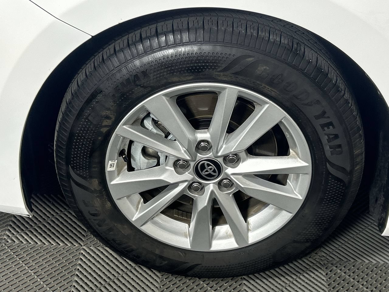 Used 2026 Toyota Camry LE FWD image 9