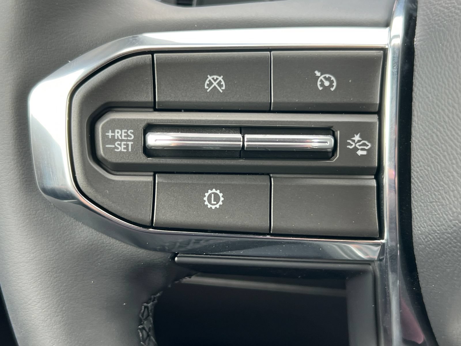 New 2027 GMC Acadia Elevation w/ Elevation Premium Package AWD/4WD image 21