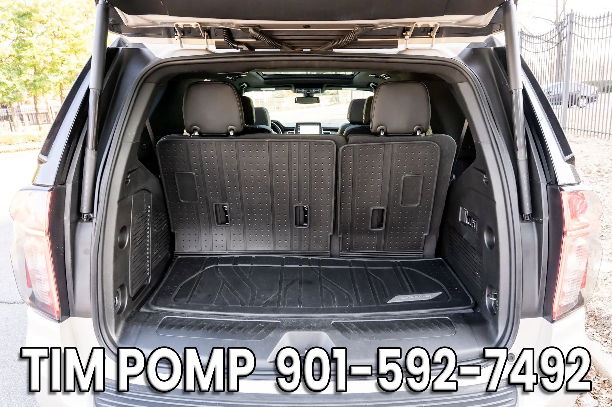 Used 2022 Chevrolet Tahoe LT w/ Luxury Package image 16