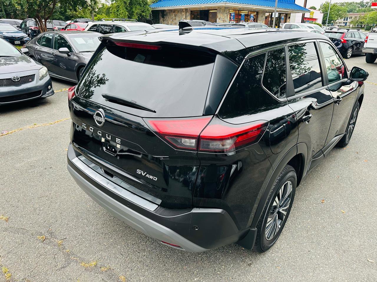 Used 2022 Nissan Rogue SV image 8