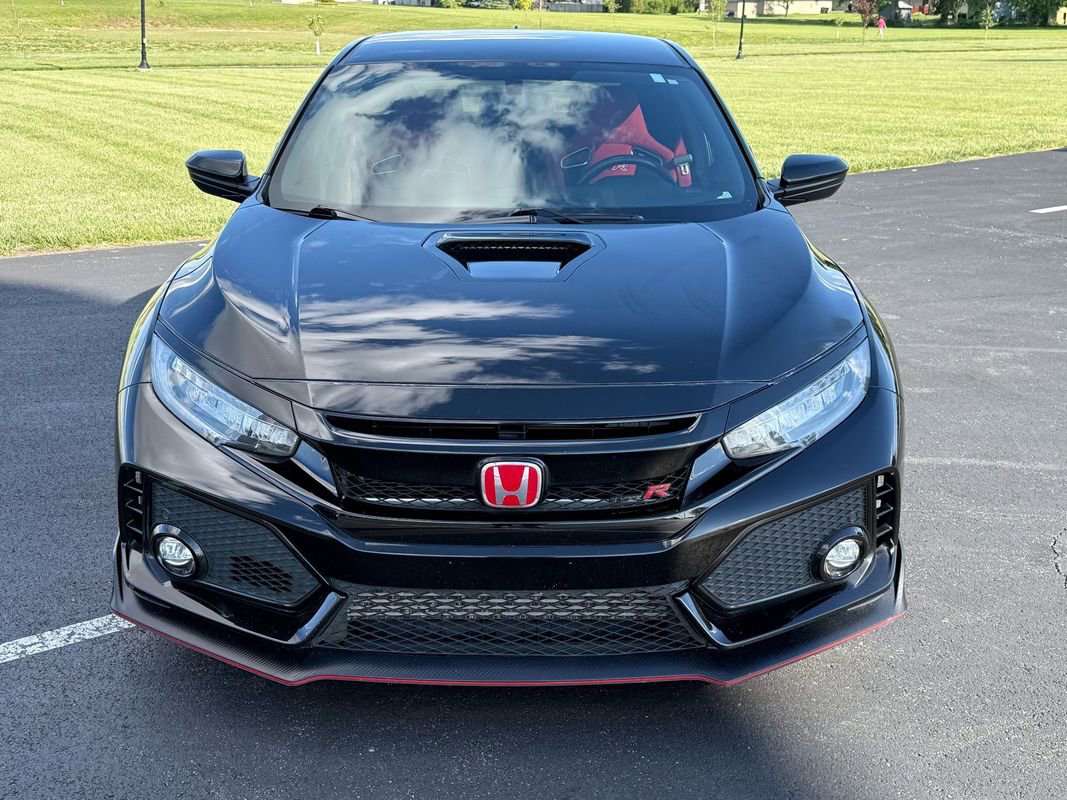 Used 2018 Honda Civic Type R image 2