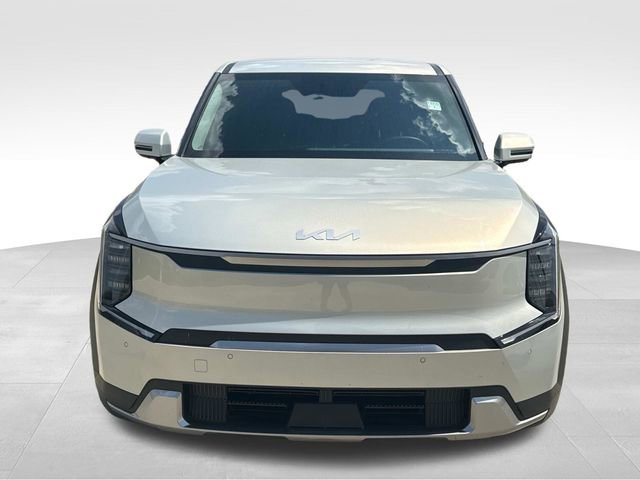 Used 2024 Kia EV9 Light Long Range image 2