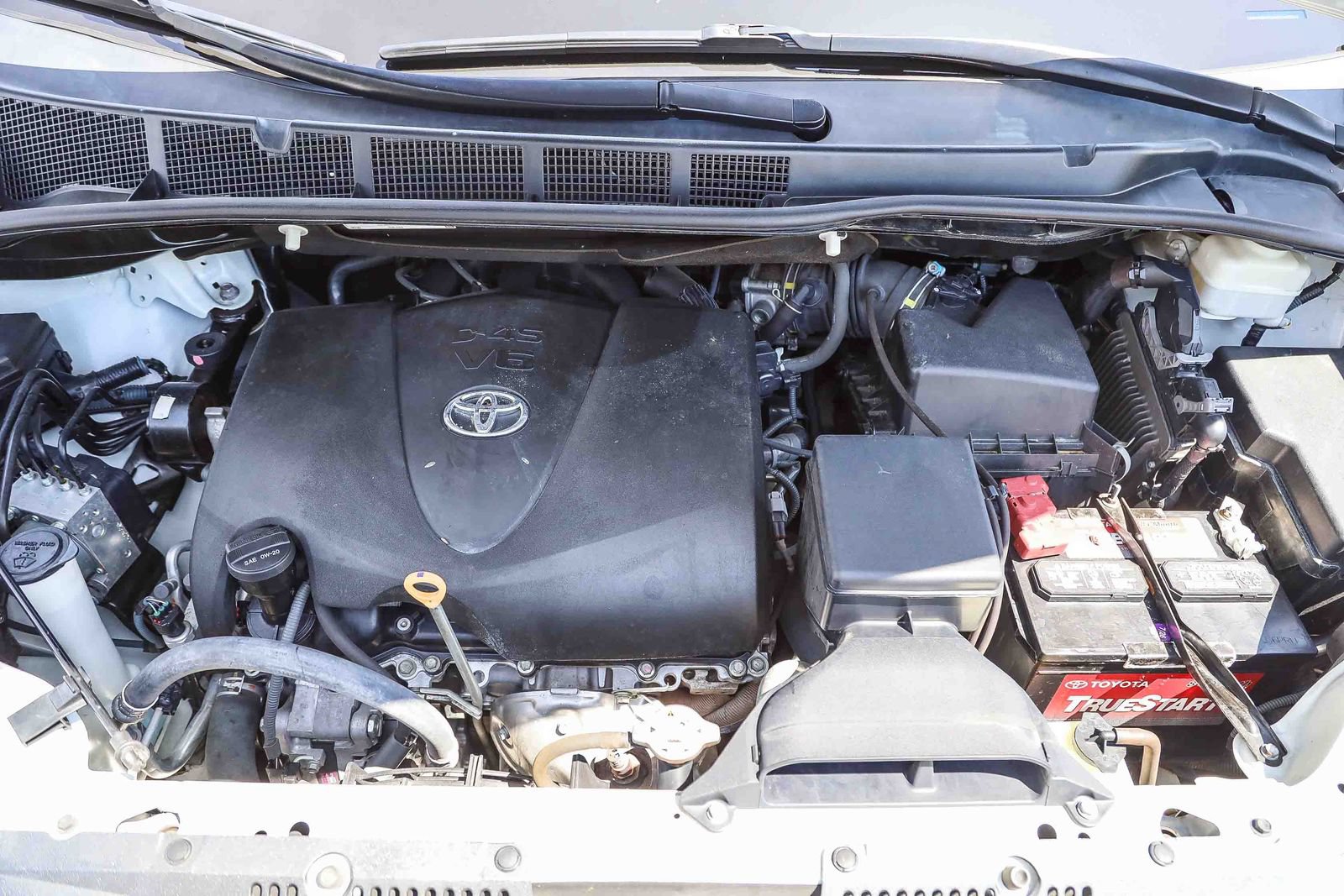 Certified 2020 Toyota Sienna Limited w/ Preferred Accessory Package FWD image 26