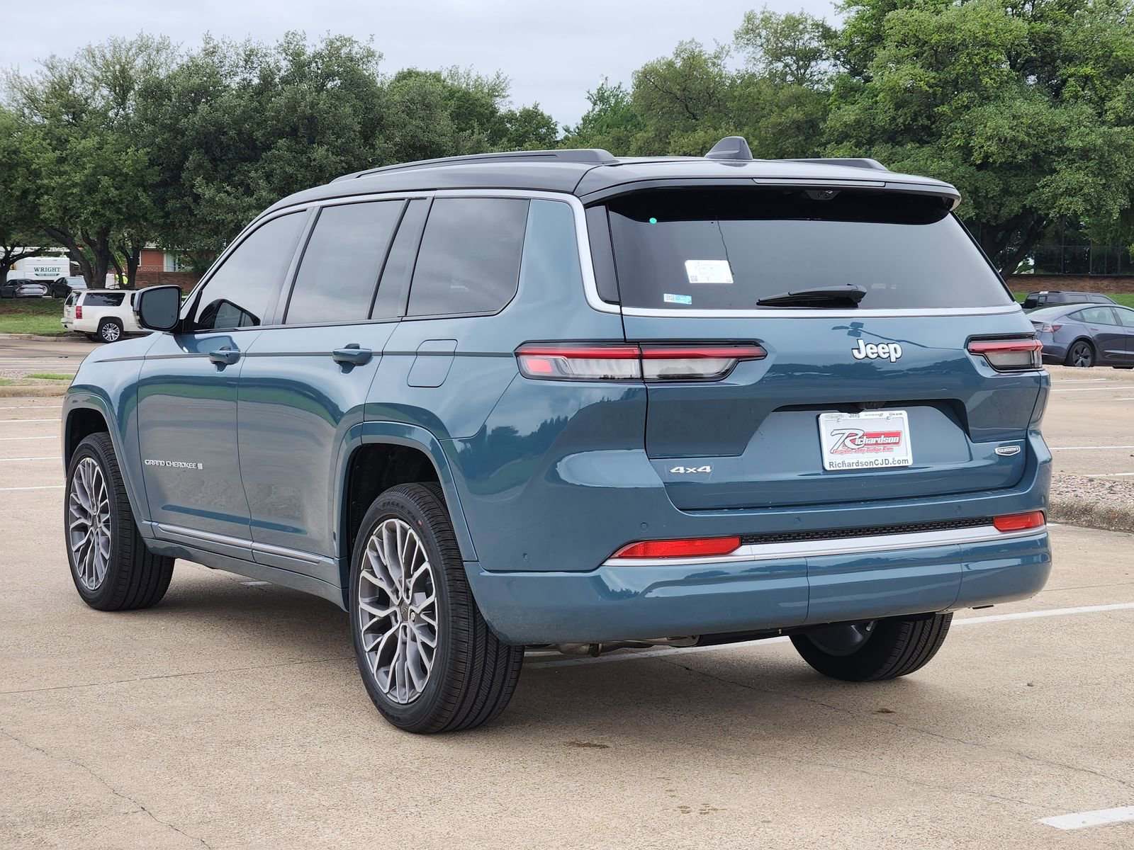 New 2026 Jeep Grand Cherokee L Summit AWD/4WD image 4