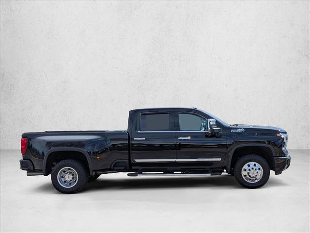 Used 2024 Chevrolet Silverado 3500 High Country w/ High Country Premium Package image 4
