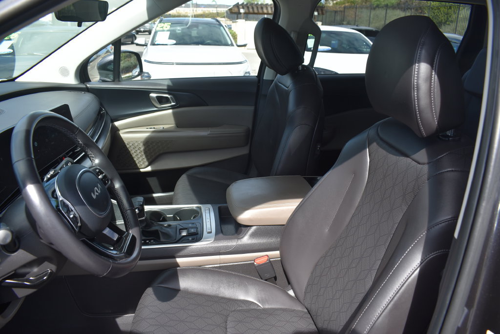 Used 2026 Kia Carnival FWD image 20