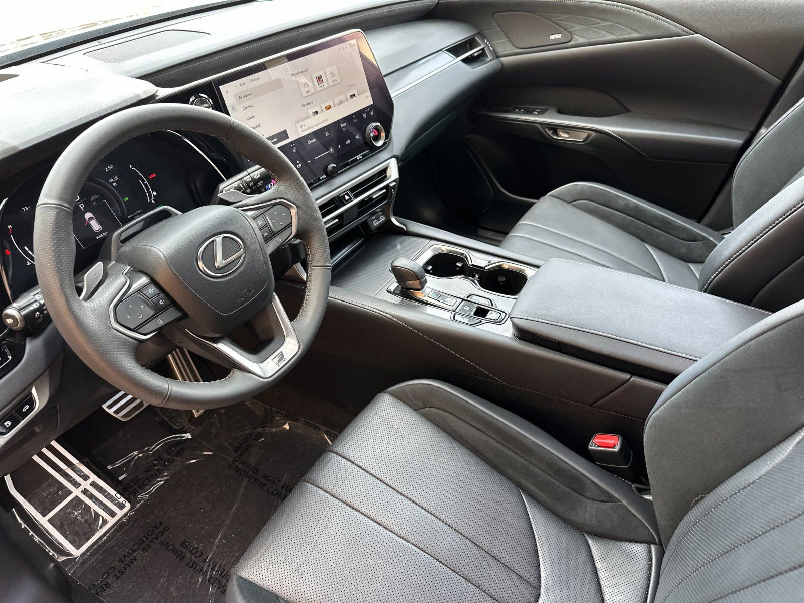 Used 2023 Lexus RX 500h F Sport w/ Cold Area Package AWD/4WD image 10