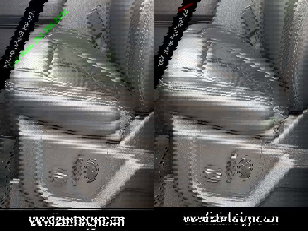 Used 2023 Ford Expedition Max XLT image 23