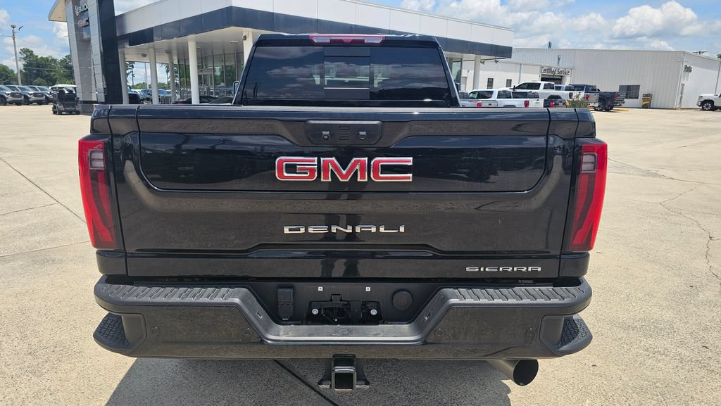 Used 2024 GMC Sierra 2500 Denali AWD/4WD image 4