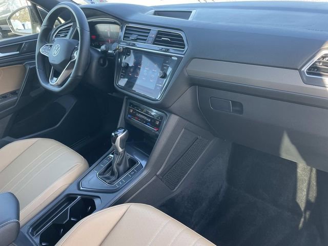 Used 2023 Volkswagen Tiguan SE R-Line image 37