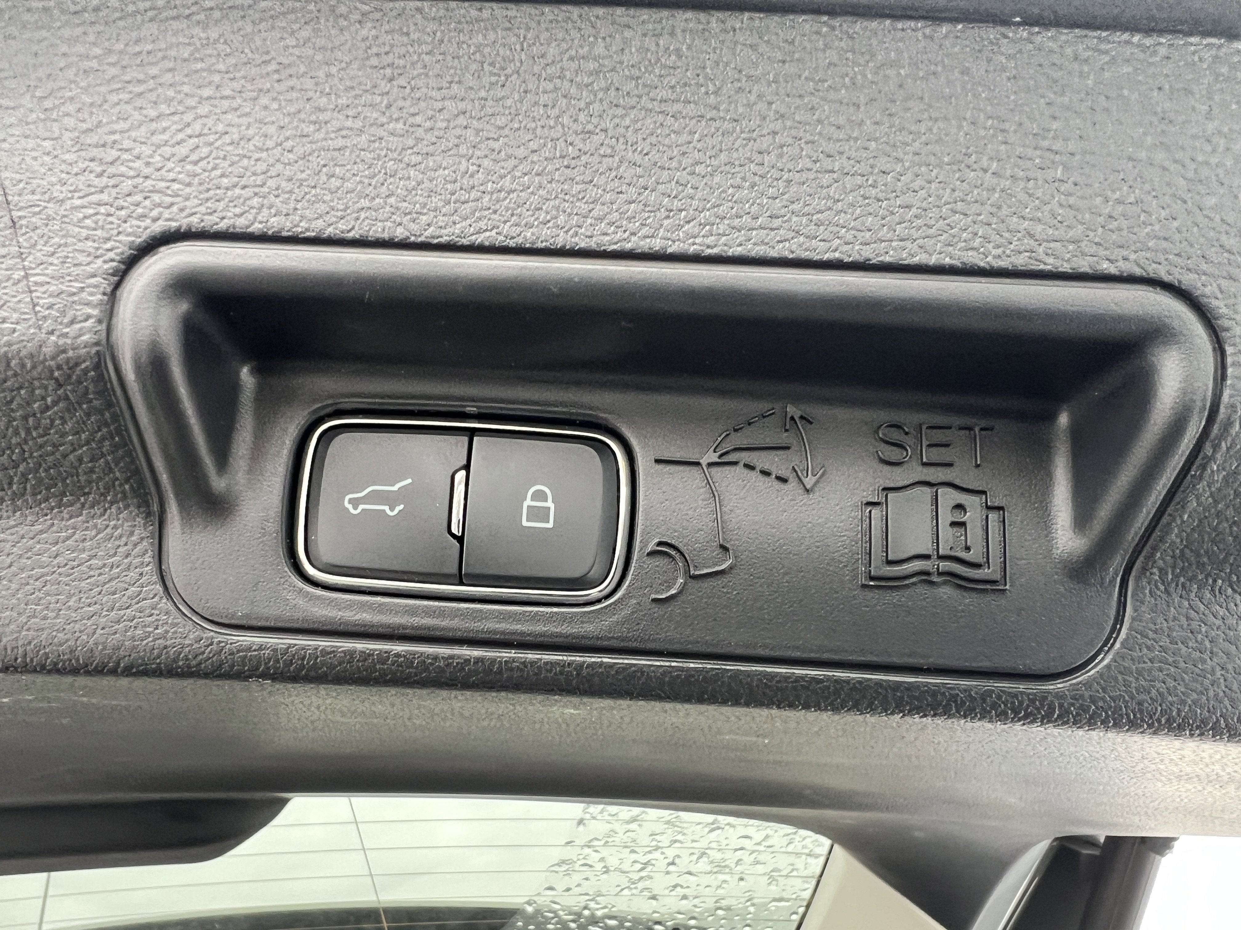 Used 2025 Ford Explorer Active w/ Active Comfort Package image 35