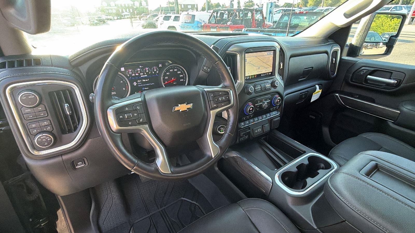 Used 2022 Chevrolet Silverado 2500 LTZ w/ LTZ Premium Package AWD/4WD image 4