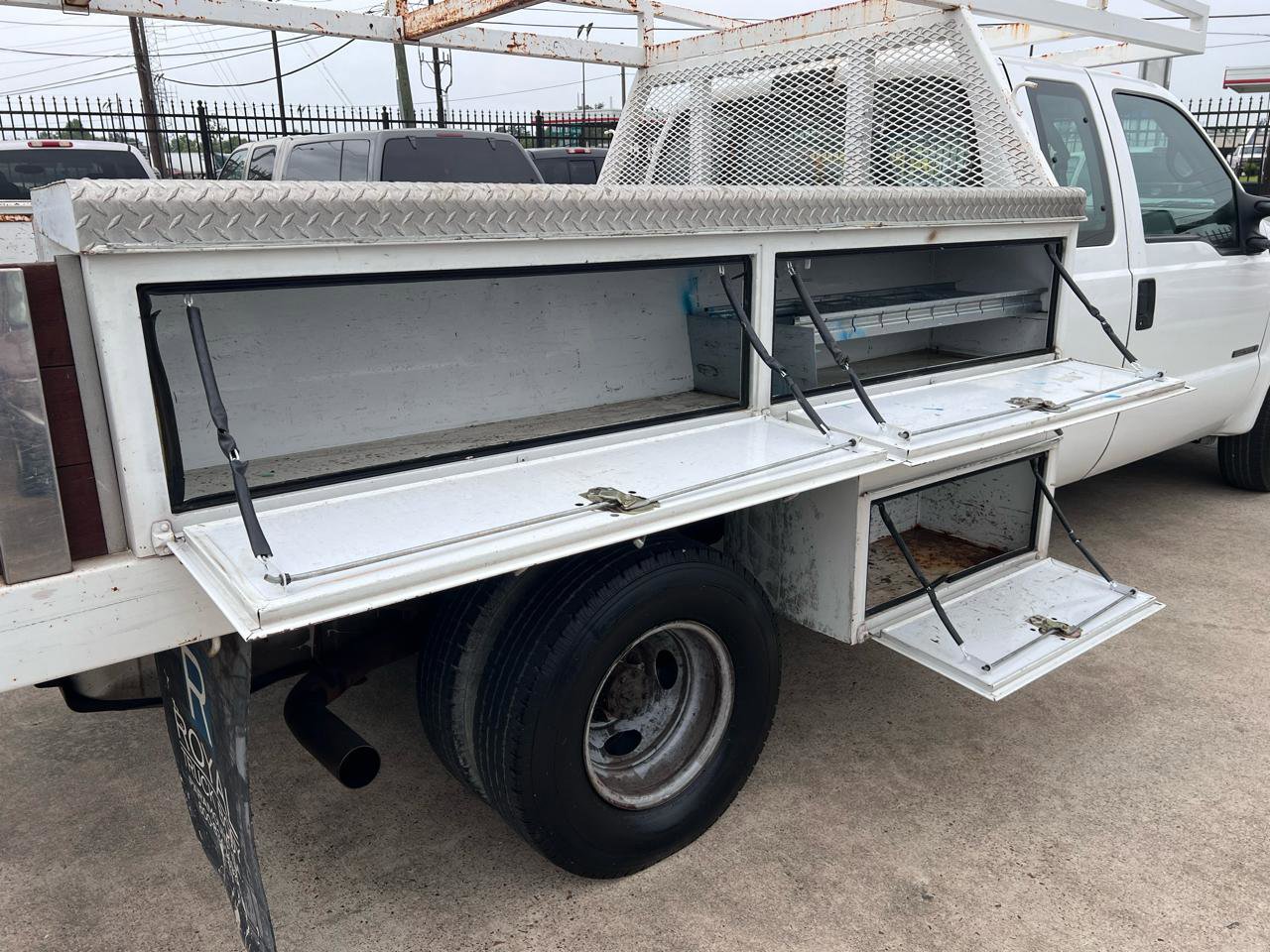 Used 2001 Ford F350 XL image 84