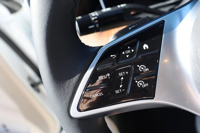 Used 2025 Mercedes-Benz C 300 Sedan image 12