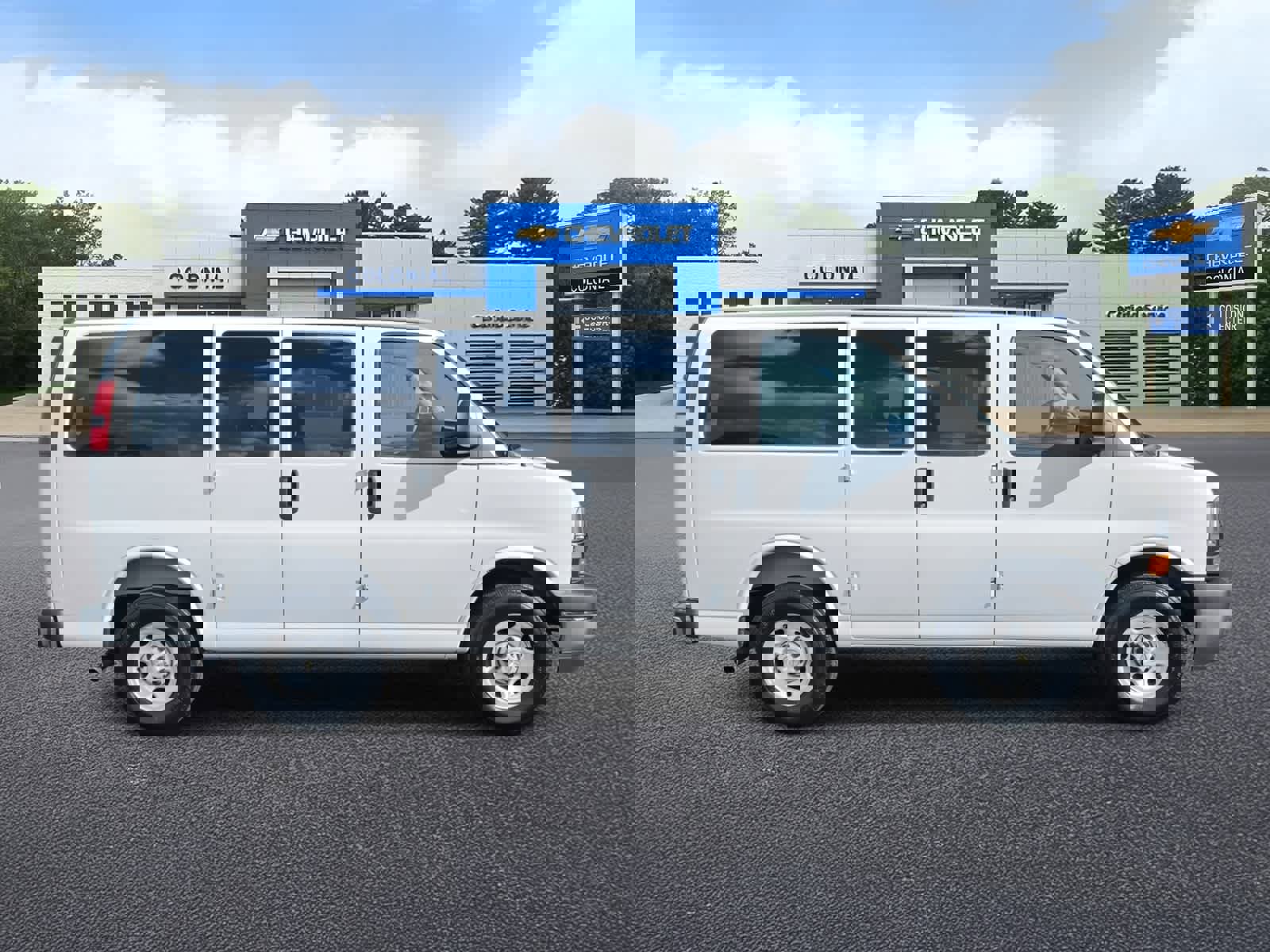 Used 2025 Chevrolet Express 3500 LS w/ Chrome Appearance Package RWD image 3