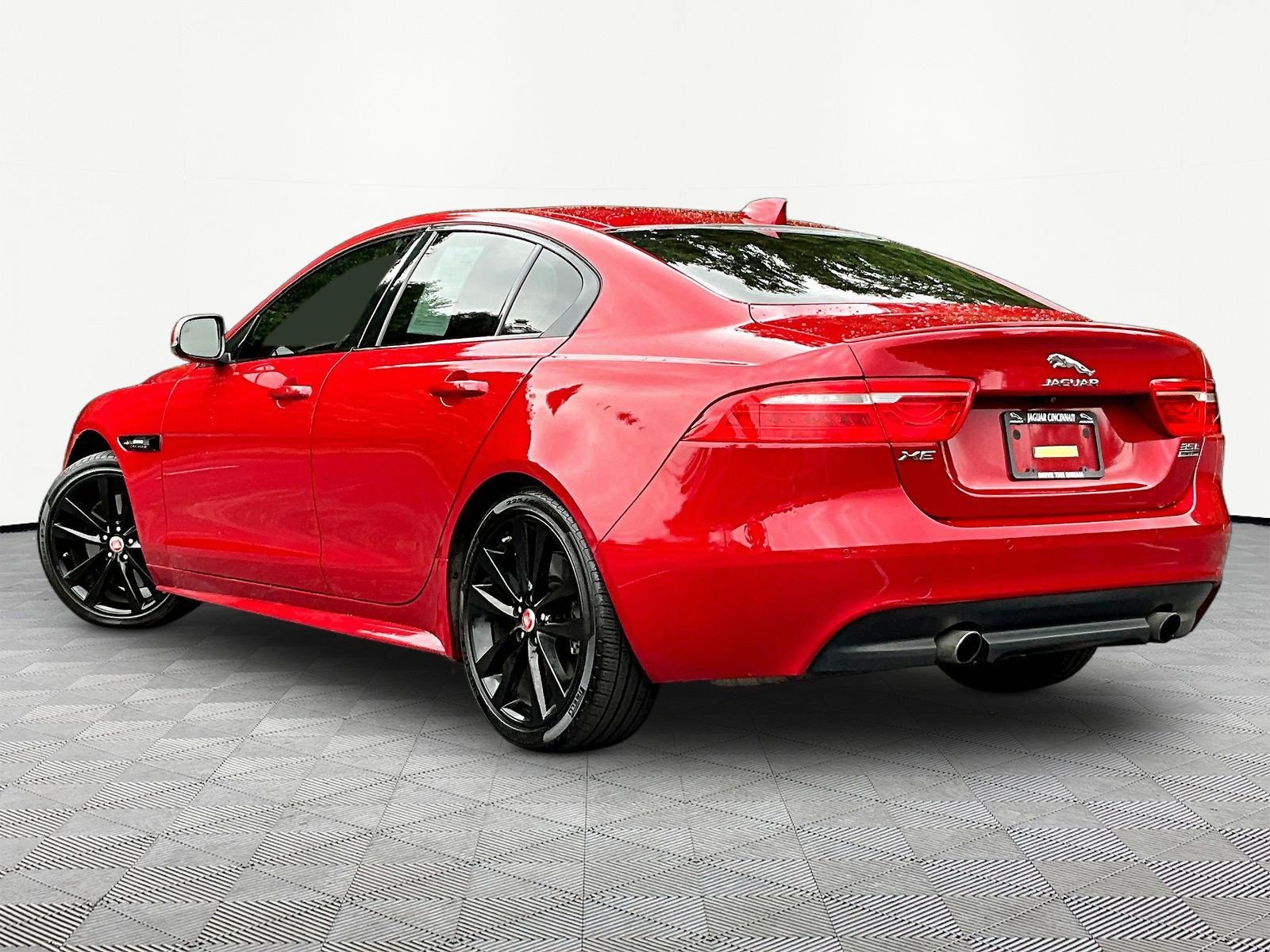 Used 2017 Jaguar XE R-Sport AWD/4WD image 4