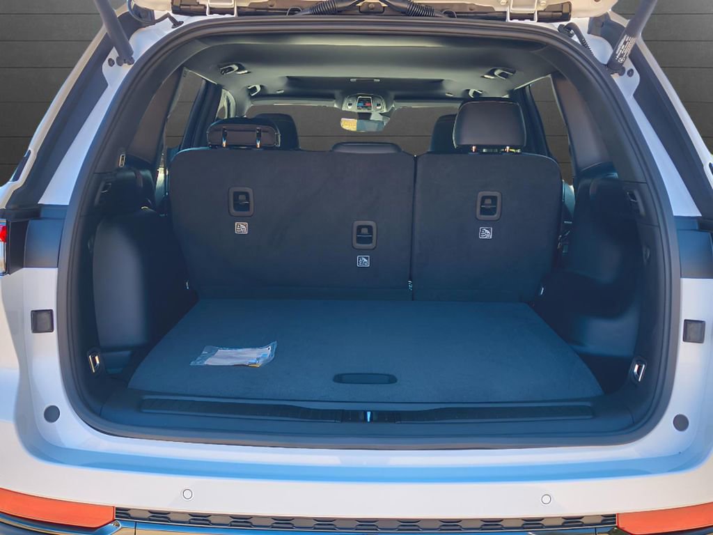 New 2025 Jeep Grand Cherokee Altitude image 7