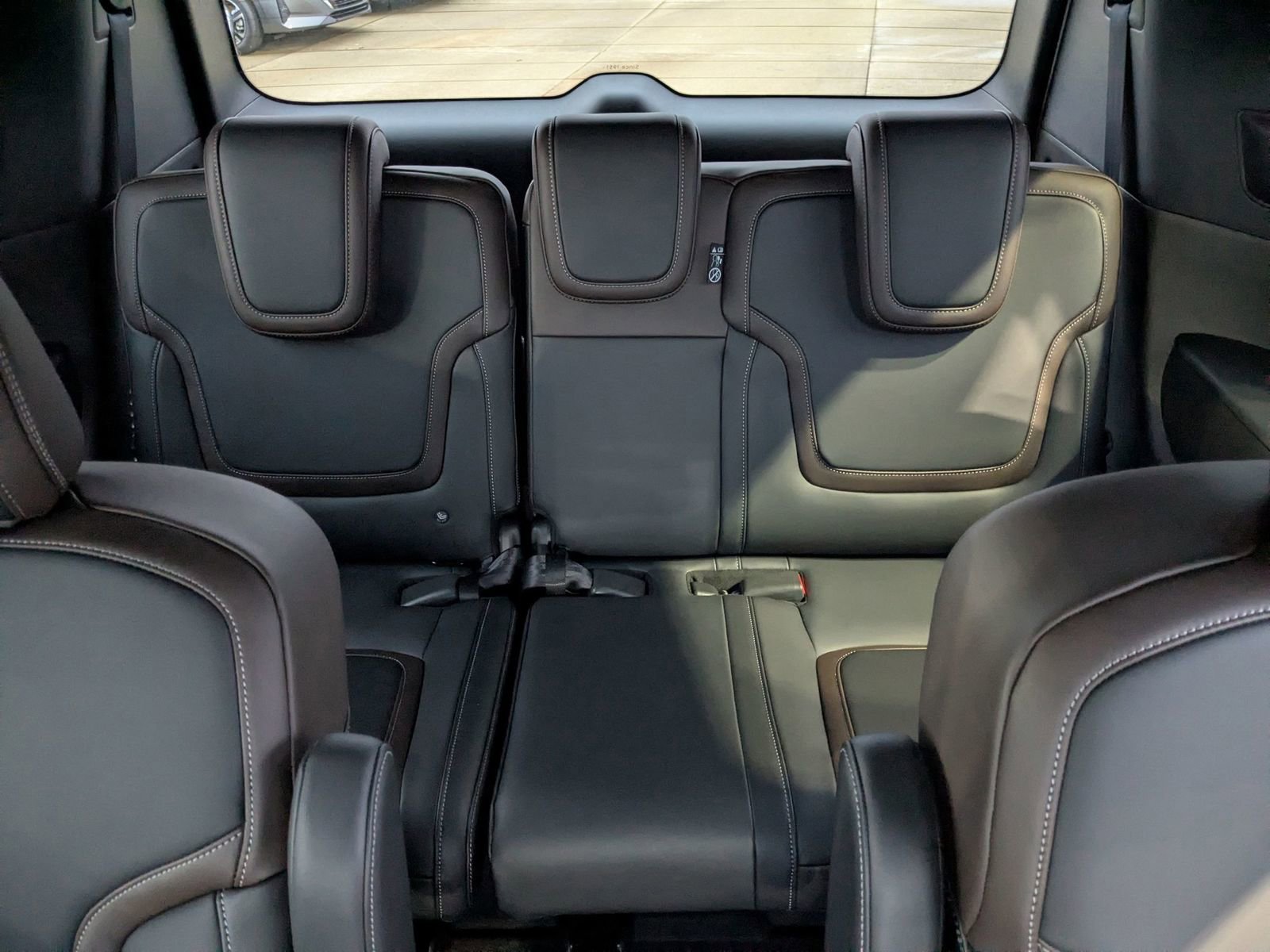New 2026 Nissan Armada SL w/ Captain's Chari Seat Package image 28