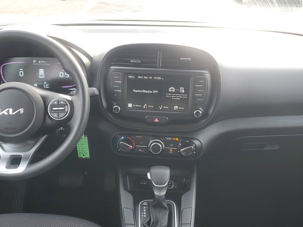 Used 2025 Kia Soul LX w/ LX Technology Package image 23